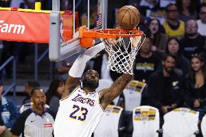 媒體人：詹姆斯去哪霸占了頭條 成當下NBA唯一值得報道的重磅新聞