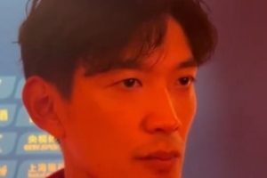 顏駿凌：德比戰(zhàn)更多比的是心態(tài)，賽前看到名單覺得馬納法踢右邊