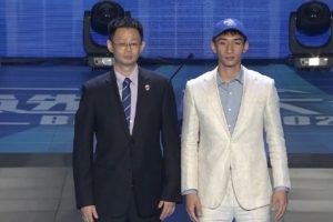 媒體人：新疆選到的5號秀張俊生是一個攻擊力很強的小后衛 非常快