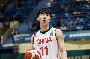 大尺寸！路易斯維爾大學官網顯示 張博源目前身高206cm體重100kg