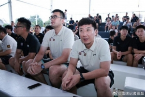 韓碩&張兆旭出席西城爭霸賽開幕式 北控新帥哈里斯很快和球隊會合