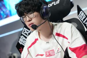 EDG目前五連敗墊底 Jiejie若加盟需帶隊逆轉否則將有可能再掉涅槃