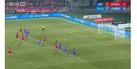 鐵人2-0領先申花！馬納法放倒安以恩送點，邦本宜裕點射破門