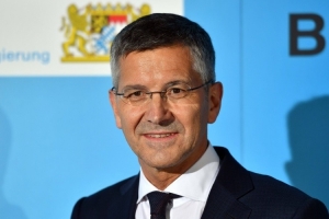 海納談FIFA鬧劇：還好這事來得快去得也快，所幸歐足聯態度強硬