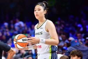 效率不俗！李月汝出戰(zhàn)8分鐘 3投2中&罰球3中3貢獻(xiàn)7分3籃板