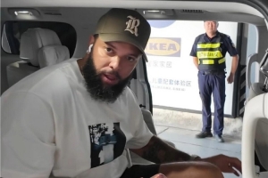 中國球迷的老熟人！德隆·威廉姆斯現(xiàn)身廣州擔任NBA3X 區(qū)域賽嘉賓