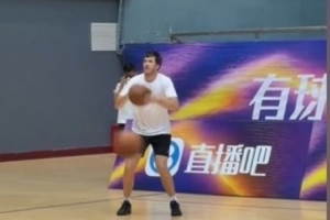 依舊神準！里夫斯中國行大秀中投技術 穩穩連續命中17球