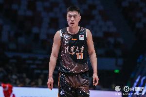 媒體人：許熙桐即戰(zhàn)力值得期待 投籃佳技術(shù)全面 籃下吃錯位不含糊
