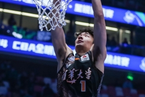 媒體人：石奎畢業(yè)何文偉暫難擔(dān)后場重任 隰泰誠接大旗任重道遠