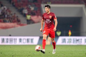 東體：魏震迎職業(yè)生涯成熟期，除自身防守外還承擔一些指揮功能