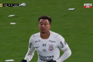 林加德南美解放者杯替補(bǔ)出場(chǎng)，阿根廷球迷高唱：不跳的是英國(guó)人