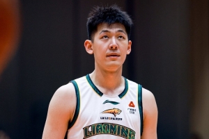 媒體人：張陳治鋒的膝蓋在訓練中受傷 需要一段時間休養恢復