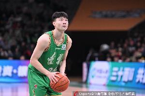 媒體人：遼寧男籃和后衛(wèi)鄢手騏完成3年續(xù)約