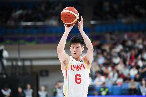 機會不太多！程帥澎替補4中2得到5分2板1助 其中三分2中1