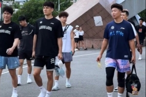 廣州龍獅男籃已在德江縣體育館完成踩場 期待今晚的比賽！