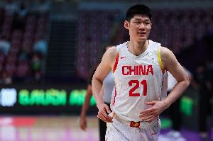 還是你最穩！胡金秋回歸 首節出戰7分鐘4中3拿到6分3板