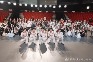 TES選手賽后發(fā)文-JackeyLove：辛苦大家等我們，很感謝大家