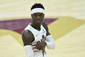 施羅德談被交易：哈登和米切爾習慣單打 在他們身邊打球處境很難