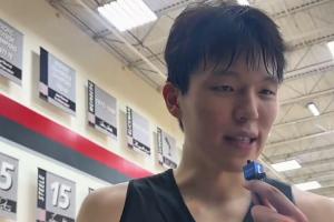 開拓者眾人客場航班小問答 小楊更喜歡洛杉磯 飛機(jī)上喜歡吃水果