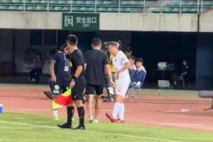 上觀：港甲屬于半職業(yè)聯(lián)賽，59歲朱駿仍未能實(shí)現(xiàn)職業(yè)球員夢想