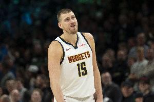 約基奇為何不跳槽？張佳瑋：外籍NBA巨星重首隊(duì) 多愿堅(jiān)守一城終老