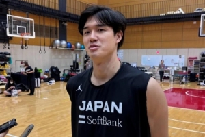 渡邊雄太：八村回歸后我打3號位時間增加&五外體系位置沒那么重要