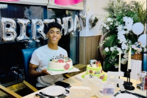 張洪福18歲生日母親發(fā)文：不要求你一定光芒萬丈，只愿堅(jiān)守初心