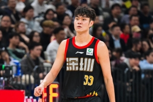 場均16.3分！媒體人：王浩然與深圳男籃以兩年B類合同完成續(xù)約