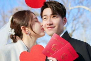 王昶發文慶祝世錦賽男雙奪冠，妻子錢天一評論：努力總有回響?