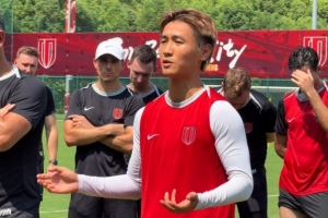 韋世豪發言：聽到大家喝倒彩非常傷心 會把獎杯奉獻給球迷