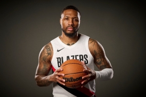從板凳到NBA巨星！利拉德：高中教練曾說我可能第二年就被淘汰
