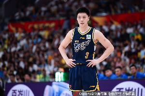 廣東注冊胡明軒等4人：小胡頂薪合同剩兩年 崔永熙B類合同剩3年