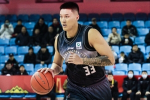 CBA官網(wǎng)更新聯(lián)賽自由球員名單：減至8人 同曦3人&曾繁日完成注冊