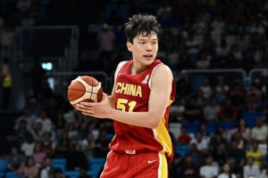 媒體人：楊瀚森就是新一代中國男籃的核心 無法再質疑他了