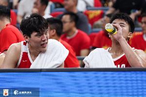 媒體人：楊瀚森是中國男籃的戰術核心 他的性格也適合成為主心骨