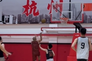 西熱力江曬集錦：中國隊和黎巴嫩比賽結束手都癢了 我該復出了？