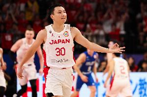 日本庫里！富永啟生上半場5中4&三分4中3 高效砍下12分&正負(fù)值+14