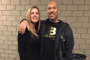 炸裂！球爹自曝婚姻真相：選高個老婆只為基因育種 生兒子進NBA！
